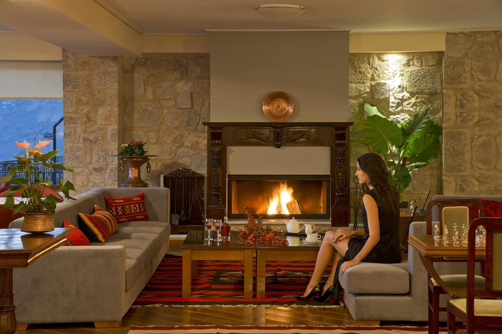 Ellinon Thea Arachova Hotel Bagian luar foto